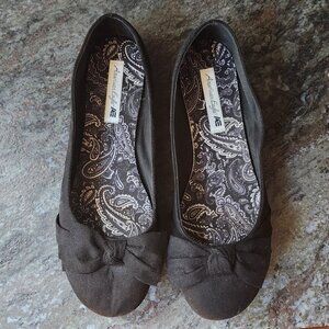 American Eagle Outfitters Black Bow Tie Flats Size 9